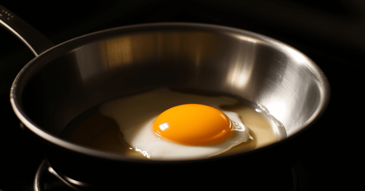 a negg in a pan